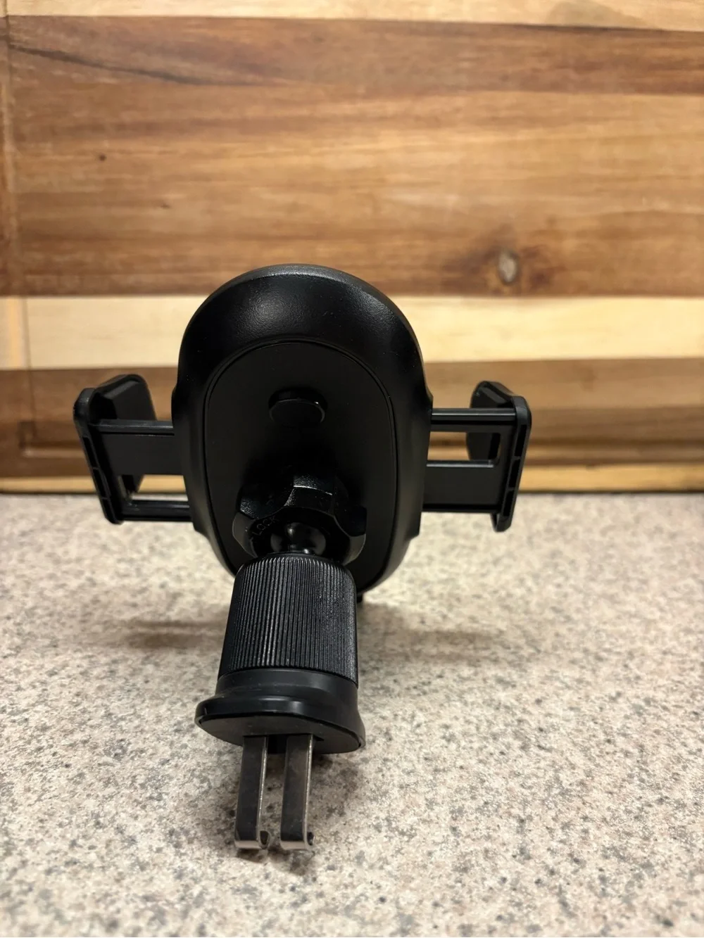 Black Carbon Fiber Style Car Phone Holder